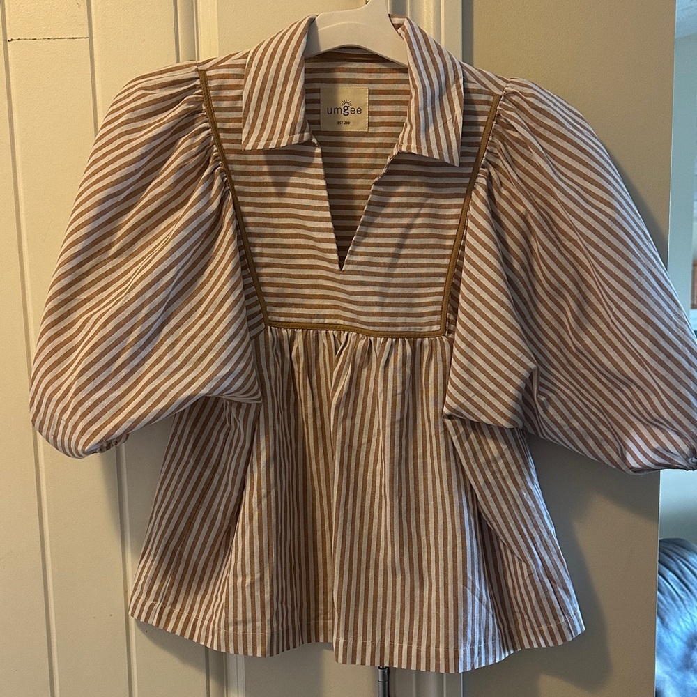Umgee Brown and White Striped Puff Sleeve Top